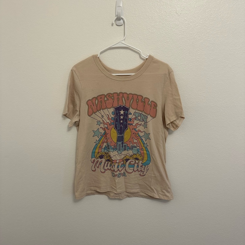 Nashville T-Shirt🌈🎸🌟